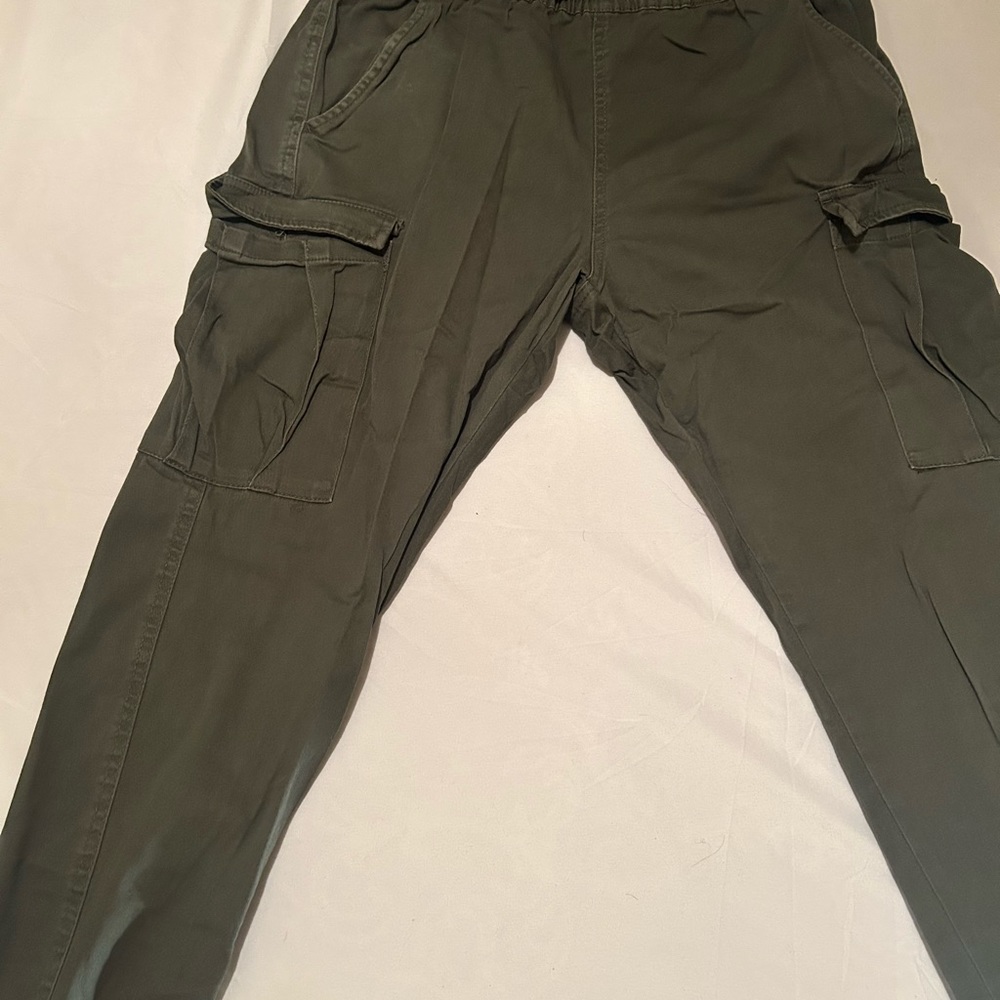 Women’s Olive Cargo Pants
